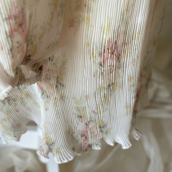 GANNI Mini Fluted Floral Dress in Ivory XS / 32 - Picture 10 of 13